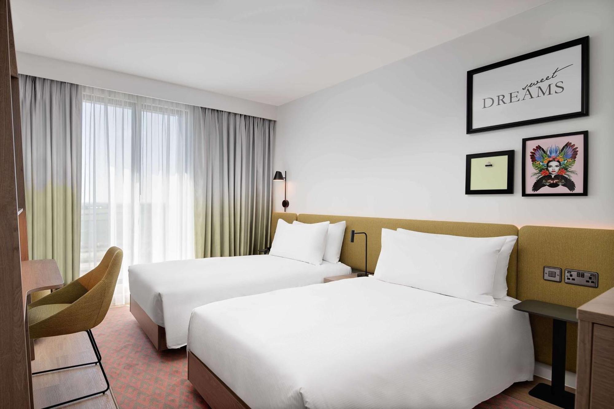 ホテル Hampton By Hilton ハイワイクーム エクステリア 写真