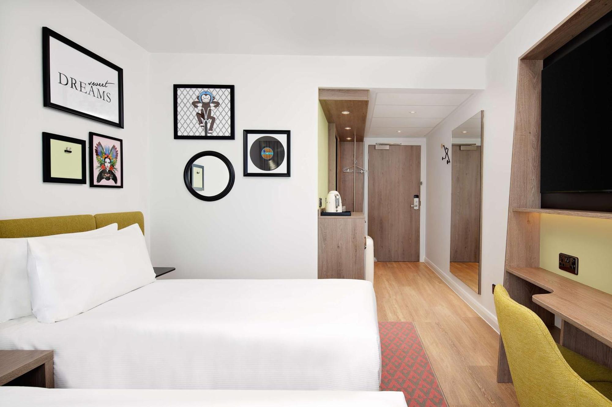 ホテル Hampton By Hilton ハイワイクーム エクステリア 写真