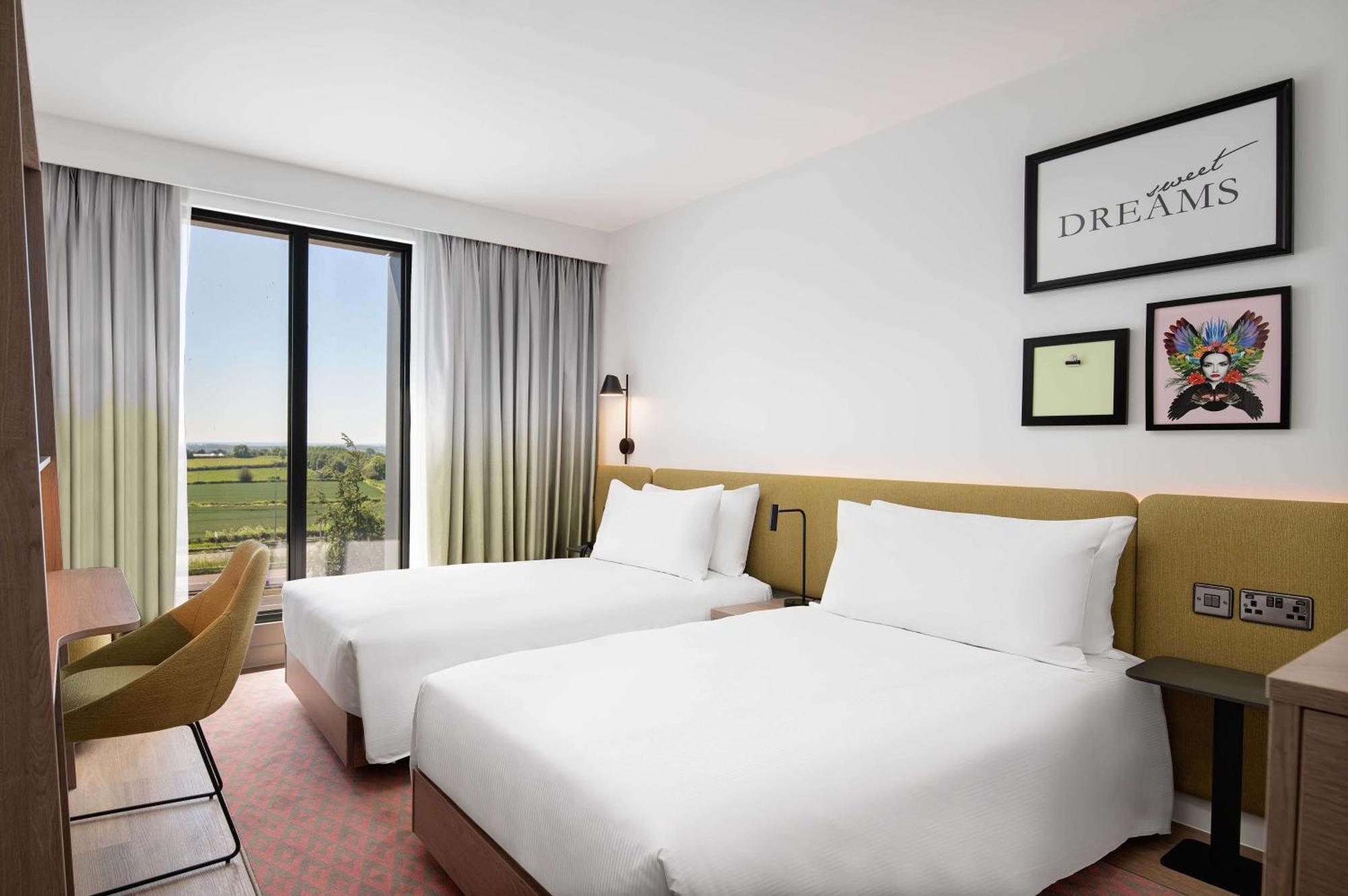 ホテル Hampton By Hilton ハイワイクーム エクステリア 写真