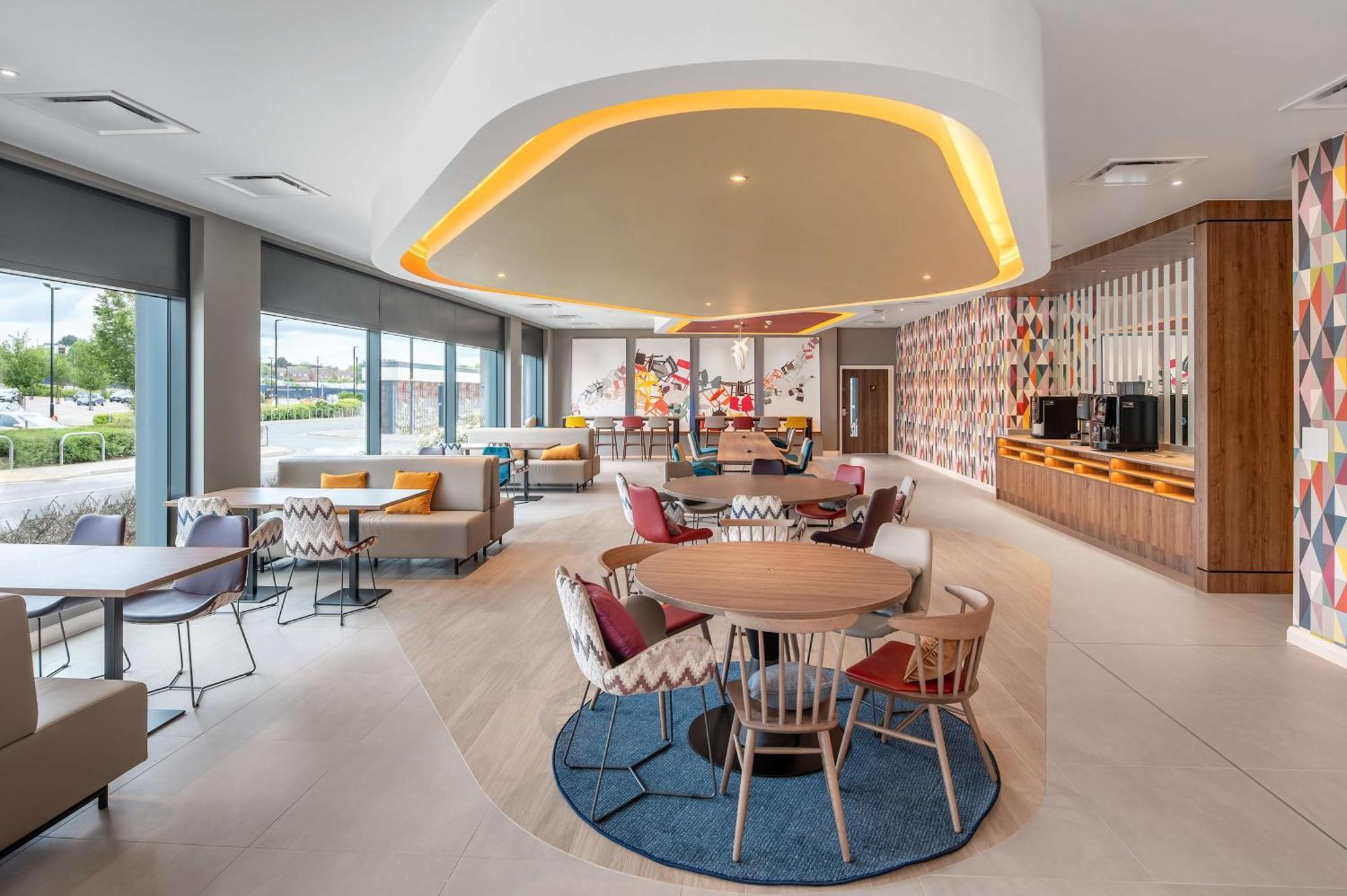 ホテル Hampton By Hilton ハイワイクーム エクステリア 写真
