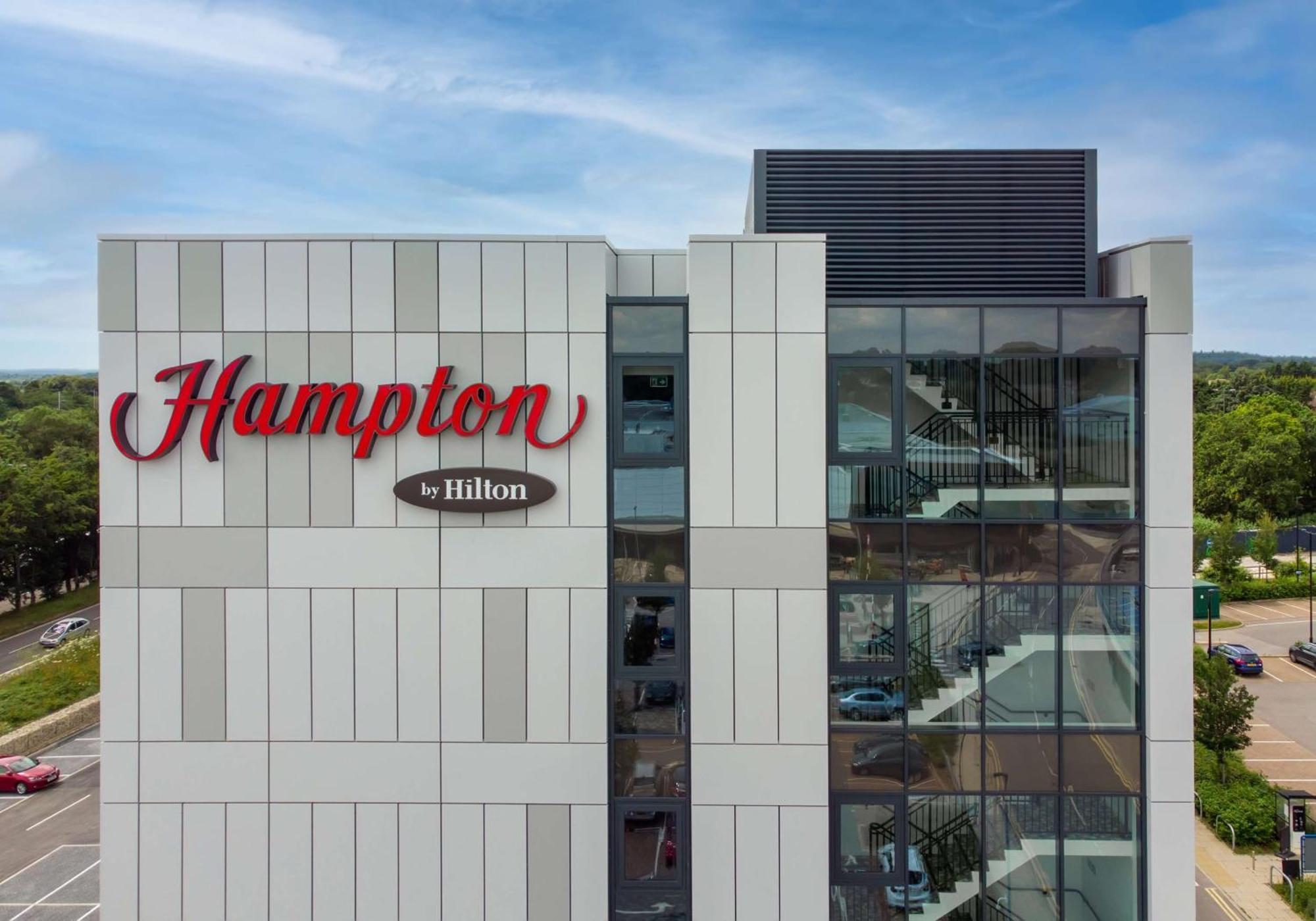ホテル Hampton By Hilton ハイワイクーム エクステリア 写真