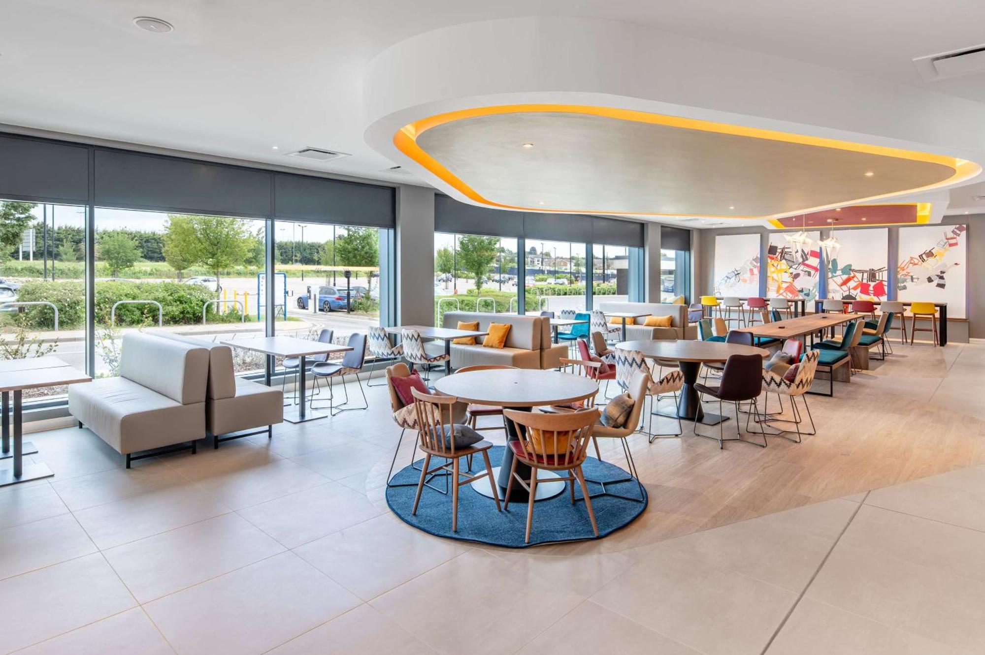 ホテル Hampton By Hilton ハイワイクーム エクステリア 写真